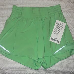 Lululemon hotly hot shorts 4in size 4